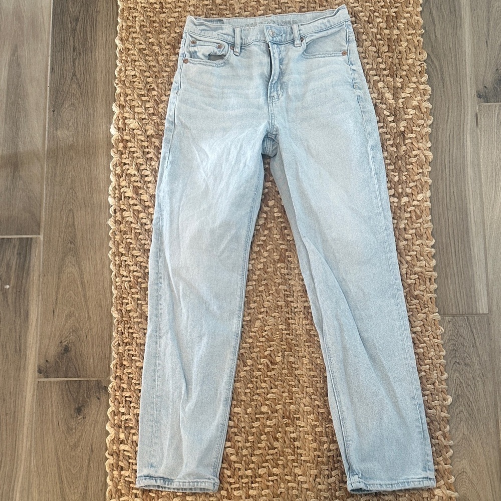 American Eagle super high rise straight jeans size 2